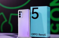Oppo的Reno5智能手机拥有128GB的存储空间