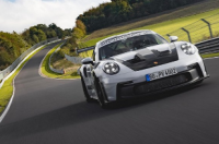 保时捷宣布其新款GT3RS仅用6:49.328分钟完成了20.8公里的纽博格林北环赛道