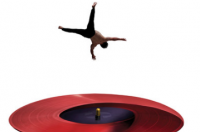 MERRY GO ROUND将霹雳舞与充满活力的传统声音融合在一起
