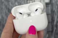 如何在苹果Airpods Pro 2耳塞上禁用音量手势控制