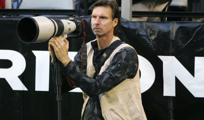 职业棒球大联盟传奇人物兰迪约翰逊拥有双重摄影师身份