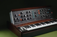 穆格在50年后重新推出其受欢迎的Minimoog D型合成器