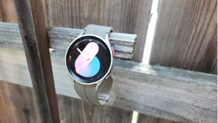 据报道三星为足球赛季更新了Galaxy Watch智能手表