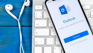 MicrosoftTeams正在Outlook中推出聊天功能