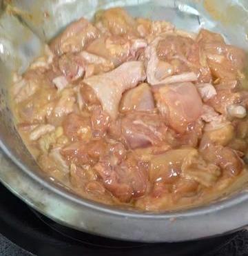 炖辣子鸡块的家常做法（家常菜辣子鸡块~~精彩美食、持续更新~~）