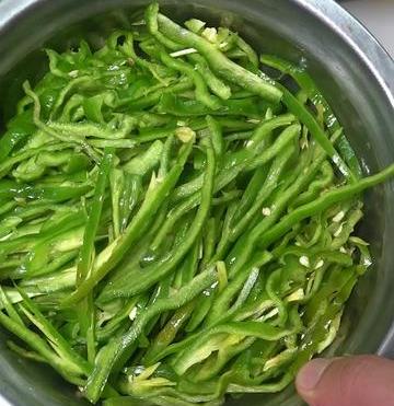 尖椒炒鸡蛋怎样做好吃窍门（尖椒炒鸡蛋,家常美食持续更新~~~）