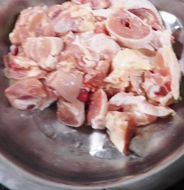 家庭版大盘鸡,这么做鸡肉很入味,土豆很糯,特别香~~