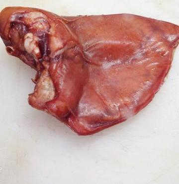 猪耳朵的凉拌（凉拌猪耳朵,简单又好吃,精彩美食、持续更新~）