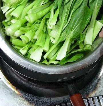 炝炒青菜的做法（家常菜-炝炒青菜,美食持续更新~）