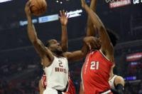 4月21日，nba季后赛，开拓者vs快船，两队核心利拉德与保罗谁得分更多 快船vs开拓者