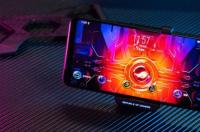 rog战刃3白色是双版本吗？ rog3