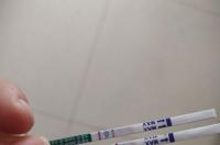 用早孕试纸测一深一浅是怎么回事？ 检测怀孕试纸是两道杠一深一浅