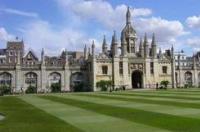 杜克大学与休斯顿大学距离？ 英国休斯敦大学