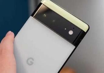 谷歌的Pixel Fold可能只是避免了过去可折叠产品的定价失误