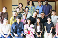社区大学生你想出国留学吗