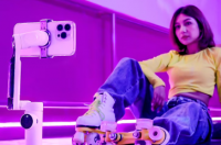 Insta360推出具有高级AI追踪功能的智能手机云台Flow