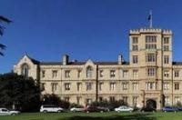 多伦多大学士嘉堡校区，悉尼大学，澳洲国立大学和墨尔本大学，哪一个更好？我该选哪个？ 墨尔本大学和昆士兰大学哪个好