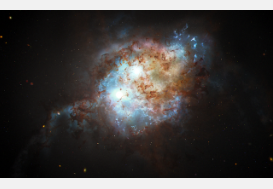 哈勃意外在遥远宇宙中发现双类星体