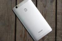 华为荣耀note8手机怎样插卡？ 华为note8手机