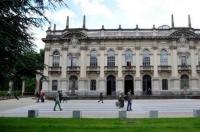 qs世界大学排名前200美国学校占多少？ 意大利帕多瓦大学世界排名