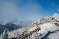 西岭雪山停车攻略？ 西岭雪山旅游攻略