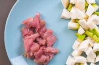 狗粮是用什么做的？ 自制狗粮用什么面