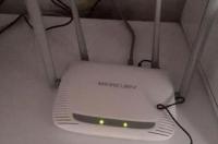 华为路由器亮灯但是没wifi？ 路由器亮灯正常但wifi没了