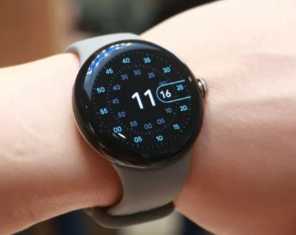 据报道谷歌将于今年秋天发布Pixel Watch 2