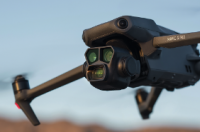 DJI的Mavic3Pro是全球首款三摄像头无人机