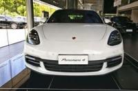 保时捷Panamera行政加长版，阳光下的龙胆蓝真漂亮 panamera4行政加长版