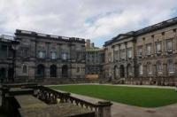 英国爱丁堡大学有什么优势和热门专业？ 英国爱丁堡有几所大学