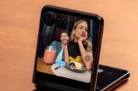 摩托罗拉发布成本最低的翻盖手机和注重时尚的RAZR 40 Ultra/RAZR Plus