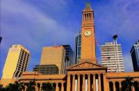 我今年高二，想去澳大利亚读商业大学，自己勤工俭学能赚够学费和生活费吗？ 高中澳大利亚留学学费