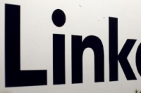 LinkedIn即将添加AI功能来帮助你自动撰写帖子