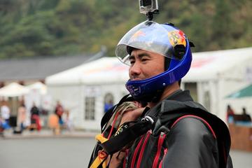 张树鹏，前滑翔伞国家队队员、中国男子极限运动员