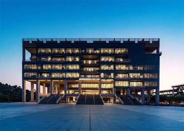 广东工业大学，位于广东省广州市的公办省属重点大学