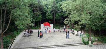 湖南信息学院，位于中国长沙市的市属民办高校