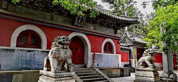 戒台寺，始建于唐武德五年的寺院