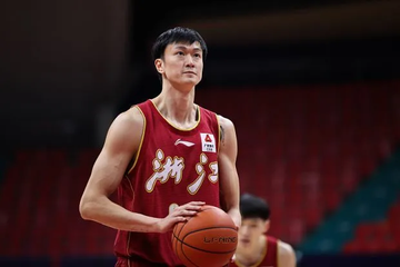 赖俊豪，中国男子职业篮球运动员
