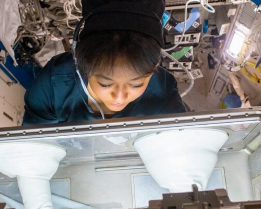 12000名沙特学生与宇航员合作进行三项科学实验