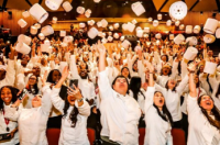 烹饪教育学院在纽约市和洛杉矶庆祝202届毕业生
