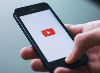YouTube Premium正在测试新的锁定屏幕功能以防止意外点击