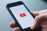 YouTube Premium正在测试新的锁定屏幕功能以防止意外点击