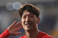 李青龙，韩国职业足球运动员