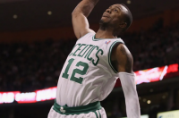 沃恩·韦弗，前美国男子篮球职业联赛（NBA）球员