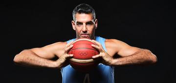 路易斯·斯科拉，前NBA球员、前阿根廷职业篮球运动员