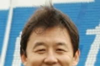 孙继海，已退役中国职业足球运动员