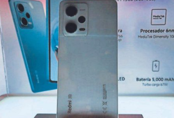 红米Note 12 Pro配备6.67英寸AMOLED显示屏