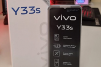 Vivo Y33s手机配备了三摄像头设置
