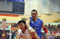 孙明明，前中国职业篮球运动员、CBA史上最高球员